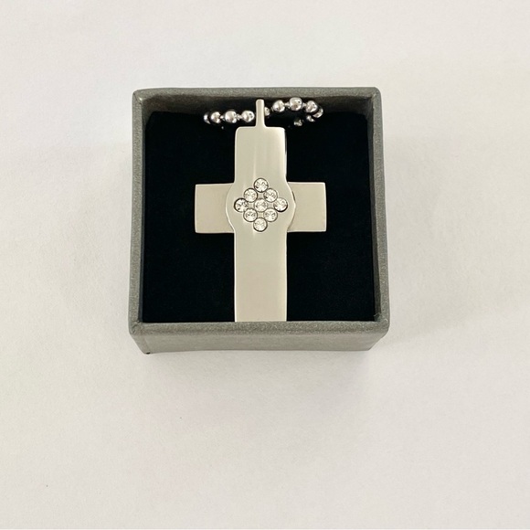 Stainless Steel Cross Pendant Necklace Swarovski Crystals Religious Men & Women - Picture 11 of 11